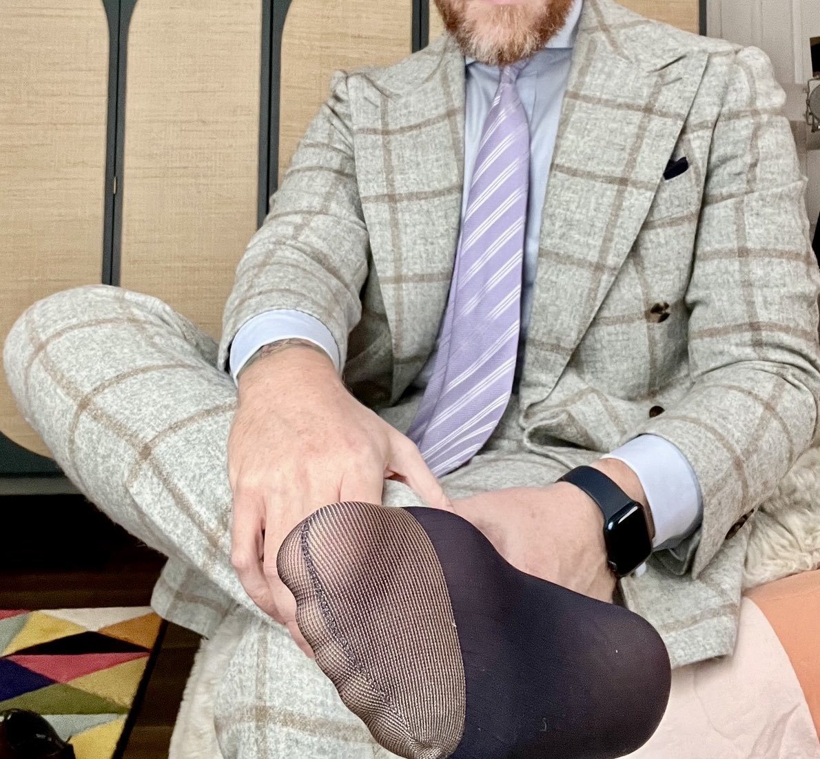 TheSuitedMaster's tweet photo. Sniff it. Massage it. Worship it

#suitandtie #menatplay #suitfetish #gaysuit #sheersocks https://t.co/RDi5moV85p