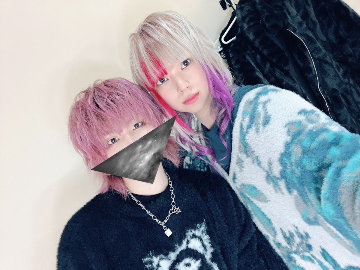 runa10311216's tweet photo. にゃくちゃんとのバースデーライブありがとうございました！！！一旦僕は今日でお休みさせて頂きますがこれからもあおさんえふよろしくお願いします！！！！！
俺も大好きだからこれからも大好きで居てください！！！ https://t.co/M0S4rcaRBY