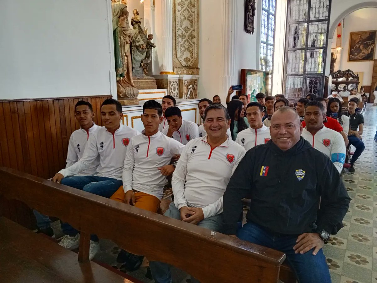 enriquerivas417's tweet photo. Presente en la misa del Deporte 2024 Cumaná edo Sucre https://t.co/rhONRcS5qW