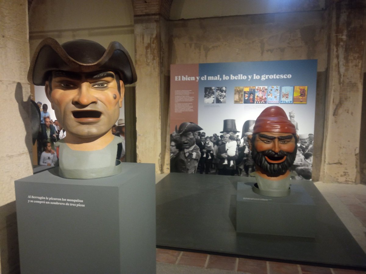 No os perdáis una magnífica exposición sobre los "Gigantes y Cabezudos. La comparsa de 1964" en los Antiguos Depósitos Pignatelli. Se abrió el 21 de diciembre y durará abierta hasta el 7 de abril. Toda una lectura histórica del acto más populares de las Fiestas de Zaragoza