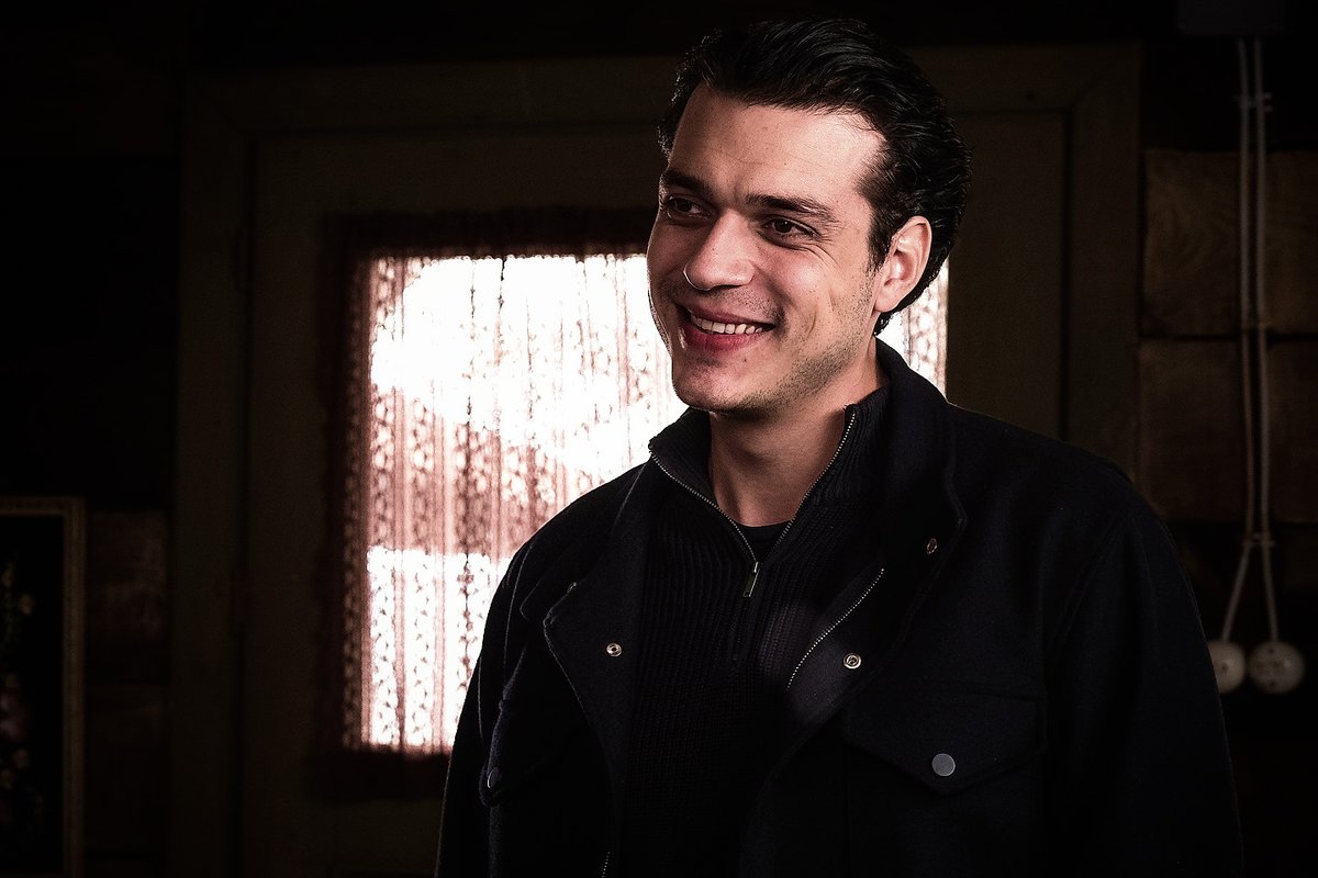 picsofali's tweet photo. Ali Önsöz diyorum karizmalığıyla öne çıkartan ❤️‍🔥

#AliÖnsöz | @theonsoz https://t.co/GauikAvfZo