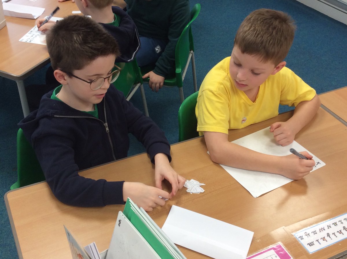 WarnhamCEP's tweet photo. Exploring 2D shapes and polygons was exciting #newtopics #year2 #2DShapes Squirrels exploring https://t.co/FqsPg9gAnb