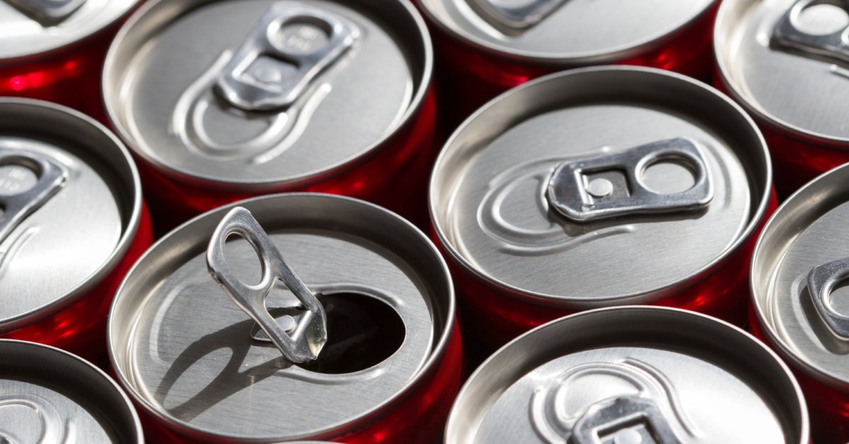 WebMD's tweet photo. Did you know the more sodas and energy drinks you consume, the quicker the cells in your tissues age? Learn 11 other foods that can age you. https://t.co/cKVpr22ouj https://t.co/4Y275cbwMf