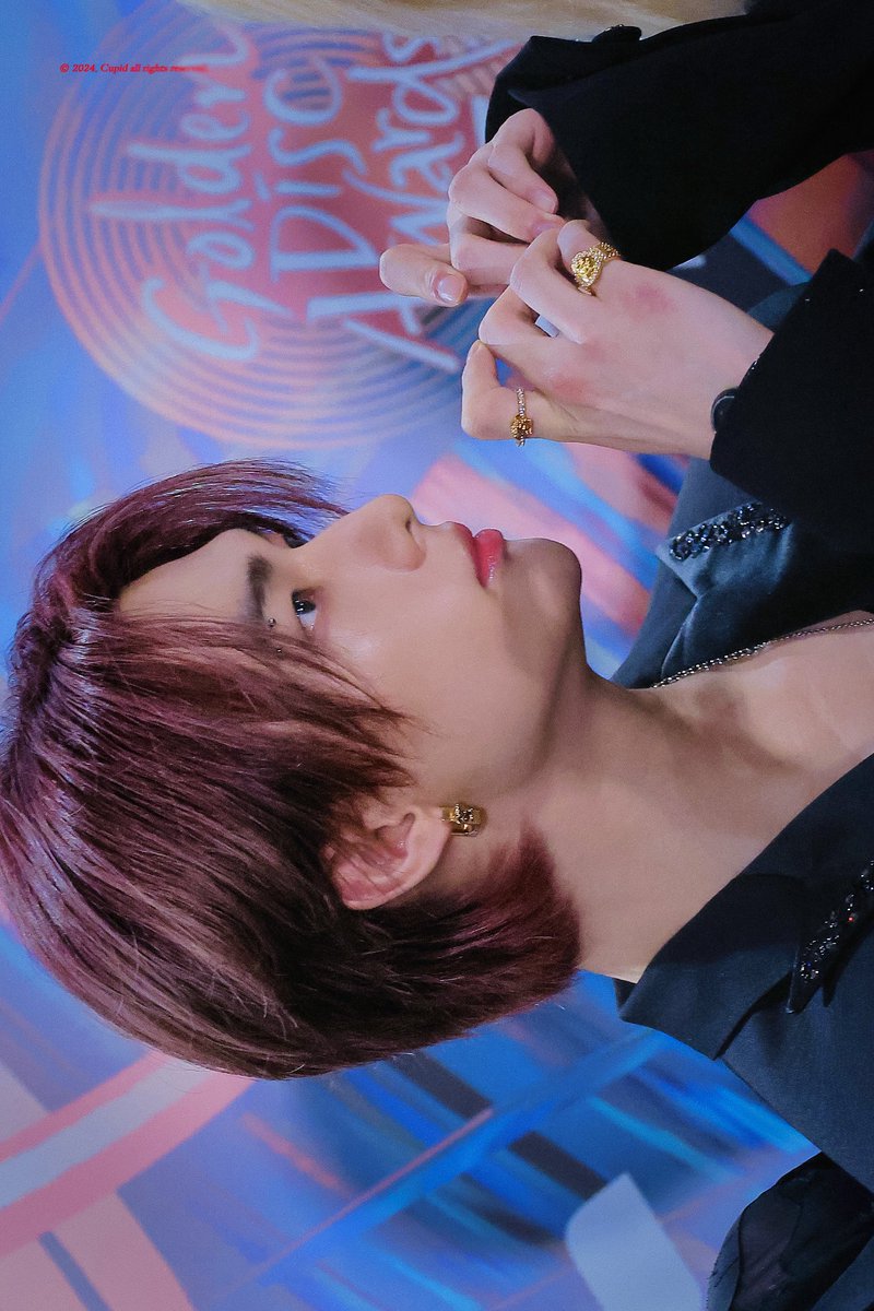 240106
#현진 #hyunjin 
#StrayKids #스트레이키즈 

하 현진아 제발