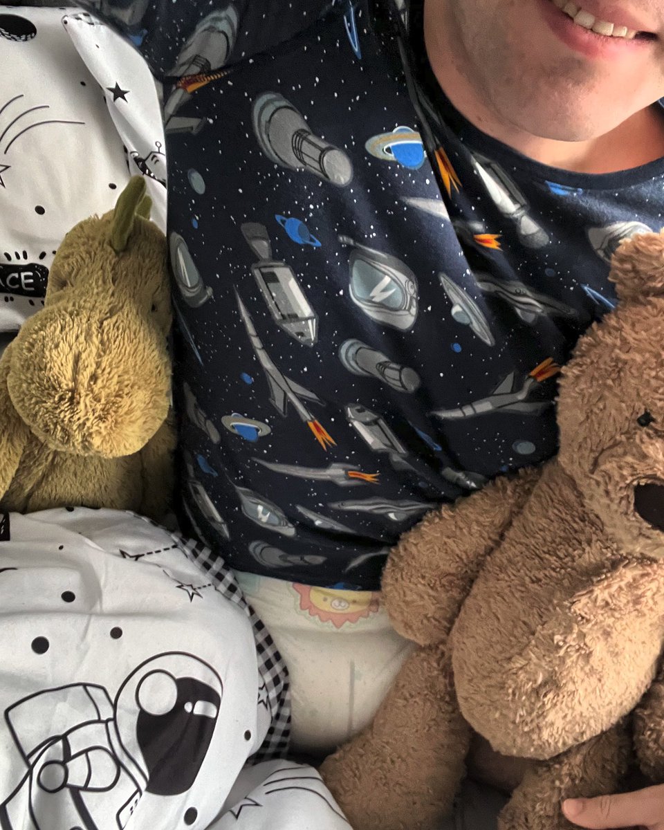 thatboyinyellow's tweet photo. How’d you wake up on the weekends? 

🧸🦖🚀 https://t.co/ZUrHp5ykCX