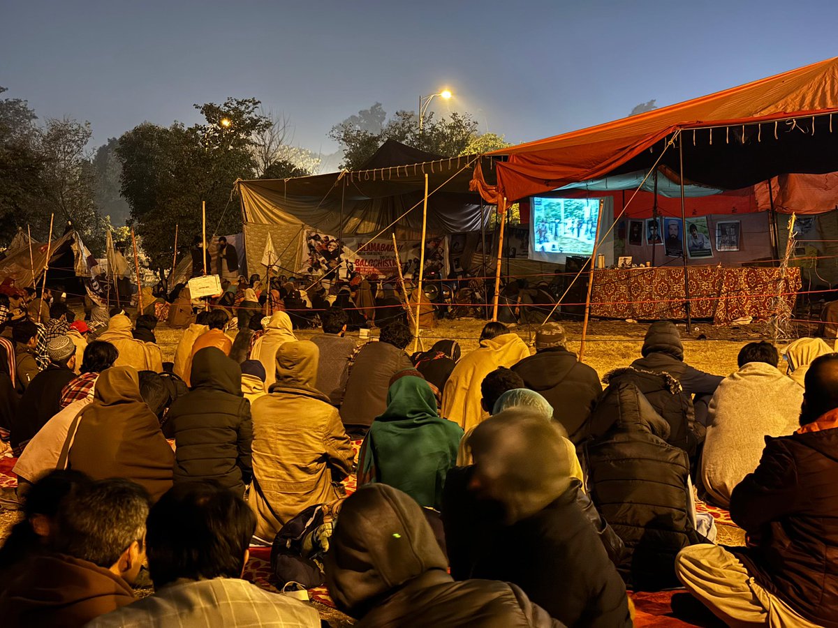 BalochYakjehtiC's tweet photo. Recently, the documentary, on title; ‘VOICES UNHEARD: THE COLLECTIVE DIARY’ is being displayed in our Sit-in Camp in front of NPC Isb.

These are some glimpses of the documentary. Soon we will upload the documentary here. 

#BYCDocumentary
#MarchAgainstBalochGenocide https://t.co/fv5iiSZKfQ