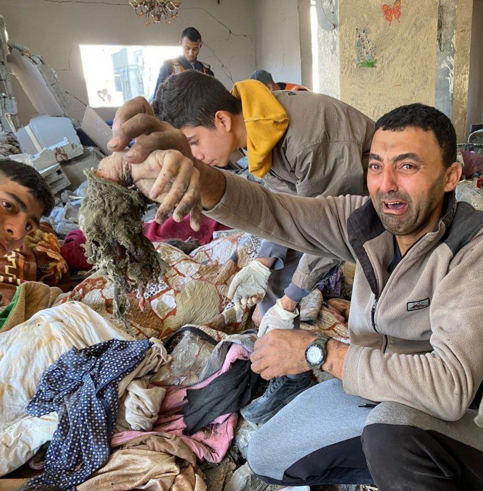 Soykırım devam ediyor. Gazze hakkında konuşmayı bırakmayın.