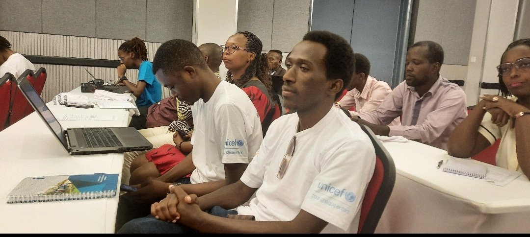 <a href="/rotaract_ngozi/">Rotaract Club KUGASAKA</a> a été ravi d'être invité au dialogue intergénérationnel sur la Contribution Déterminée à l'échelle Nationale en matière de #ChangementClimatique avec 19 autres associations des #Jeunes.
<a href="/UNICEF_Burundi/">UNICEF Burundi</a> 
<a href="/2250Ishaka/">ISHAKA 2250</a> 
<a href="/BurundiRotary/">Rotary Burundi</a> 
<a href="/Engage_REACT/">Rotaract East Africa Impact</a> 
<a href="/RctD9150/">Rotaract D9150</a>