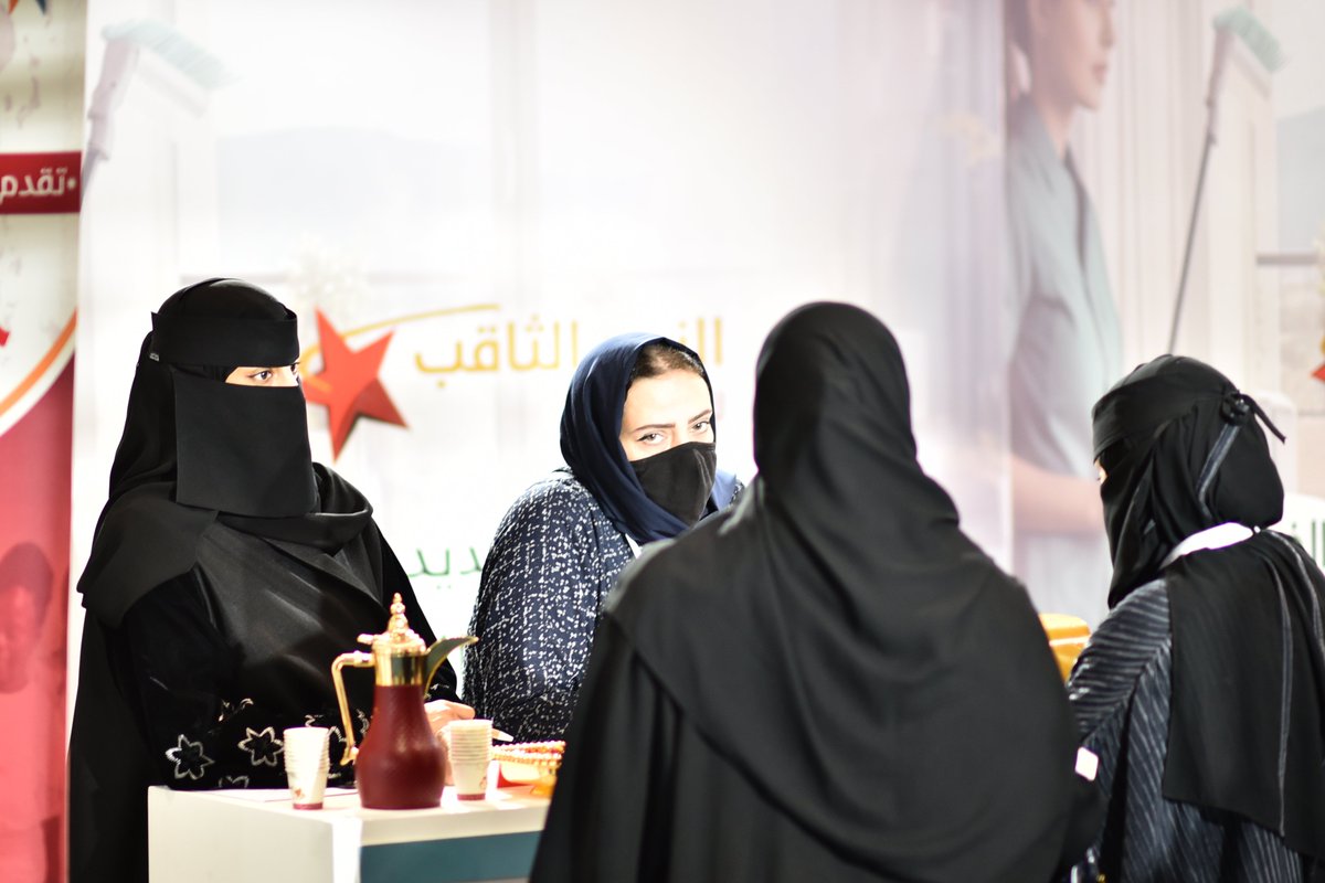Rals2030's tweet photo. لحظات مميزة من الموسم الخامس لـ
#ملتقى_الموارد_البشرية_والاستقدام
مكتب النجم الثاقب للاستقدام@PiercingstarKSA
استقبلت في جناحها زوار المعرض وقدمت لهم العديد من الخدمات المتميزة طيلة أيام الملتقى
#HRALS23
#الرياض
#السعودية
#RiyadhExpo2030 https://t.co/R85AE6Cz4D
