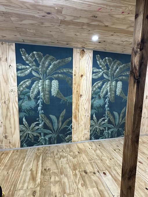 Day 4. Finally out of bed. Finally able to do some work.  Wall paper up, now I want to add some metallic<a href="/tag/internationalwomansday"class="tags"><span>#internationalwomansday</span></a>