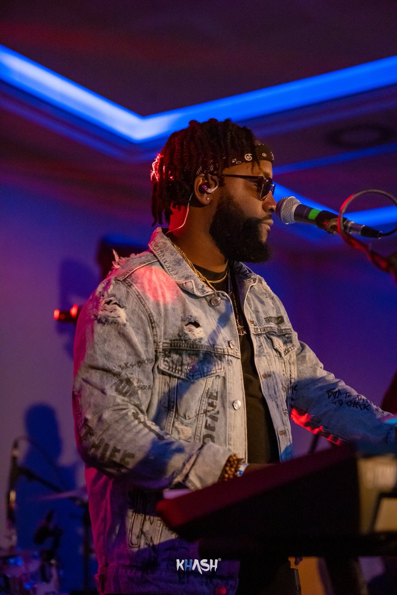 dwetmedamyo's tweet image. There’s levels to this 📈🇫🇷#respectfully 
#khash #theintro #paris #rockstars #levels #humble