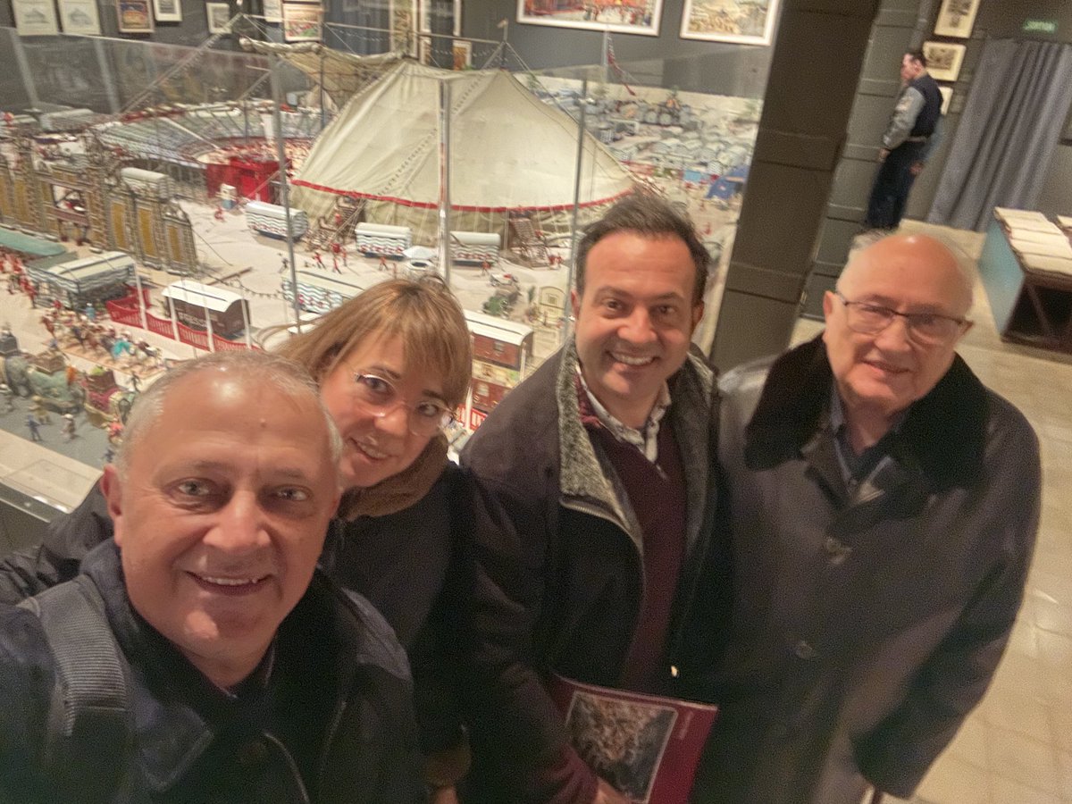 JosepLagares's tweet photo. ES-PEC-TA-CU-LAR… un gran honor haver pogut visitar ⁦@circusland_tw⁩ a Besalú de mà de Genís Matabosch, passió, creativitat i molt talent en una gran persona… aquest és un Projecte de País que cal impulsar i ajudar 🔝💯❤️ https://t.co/XqRILCrJsR