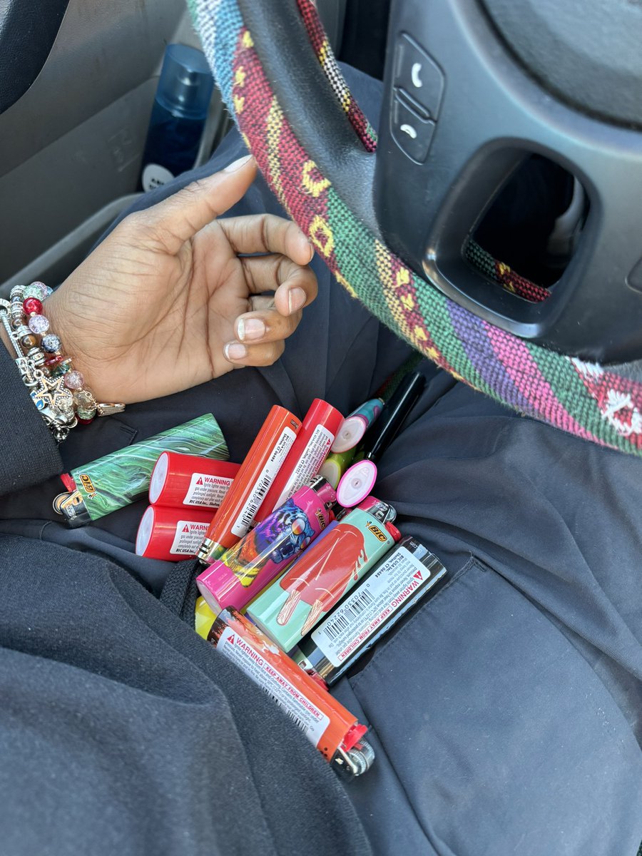 kigetmewetter's tweet photo. all ik is don’t leave yo lighters round me 💯 https://t.co/mRl2JdKwmF
