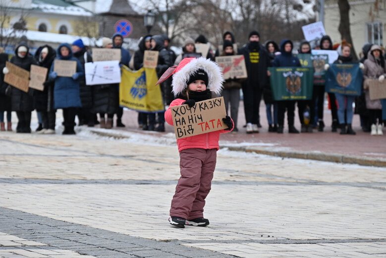 censor_net's tweet photo. 🇺🇦 Free Azov: у Києві відбулася акція на підтримку полонених захисників "Азовсталі"

https://t.co/pRcu7sgS91 https://t.co/7IrMYz8CiO