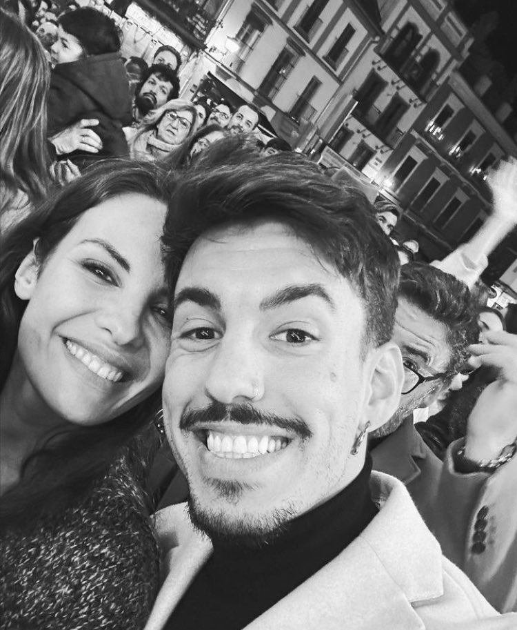 Silviam14675951's tweet image. Qué bonito, muero de amor qué bonito #Jessingo7E @jessica_bueno90♥️