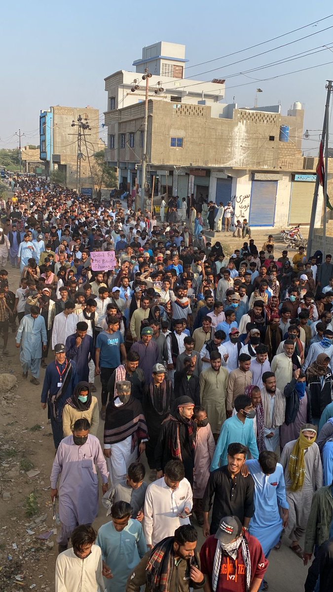 BalochYakjehtiC's tweet photo. بلوچ نسل کشی کے خلاف جاری دھرنے کی حمایت اور حکومت کی غیر سنجیدگی کے خلاف ملیر میں احتجاجی جلسہ۔ ہزاوروں کی تعداد میں عوام کہ شرکت، اس امر کا ثبوت ہے کہ اب ریاست کی دھونس و دھمکیاں اس عوامی ابھار نہیں روک سکتی.
#MarchAgainstBalochGenocide
#StopBalochGenocide https://t.co/VO6T5ELvUX