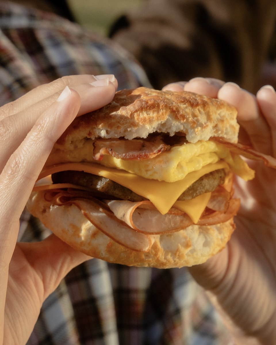 Hardee’s tweet media