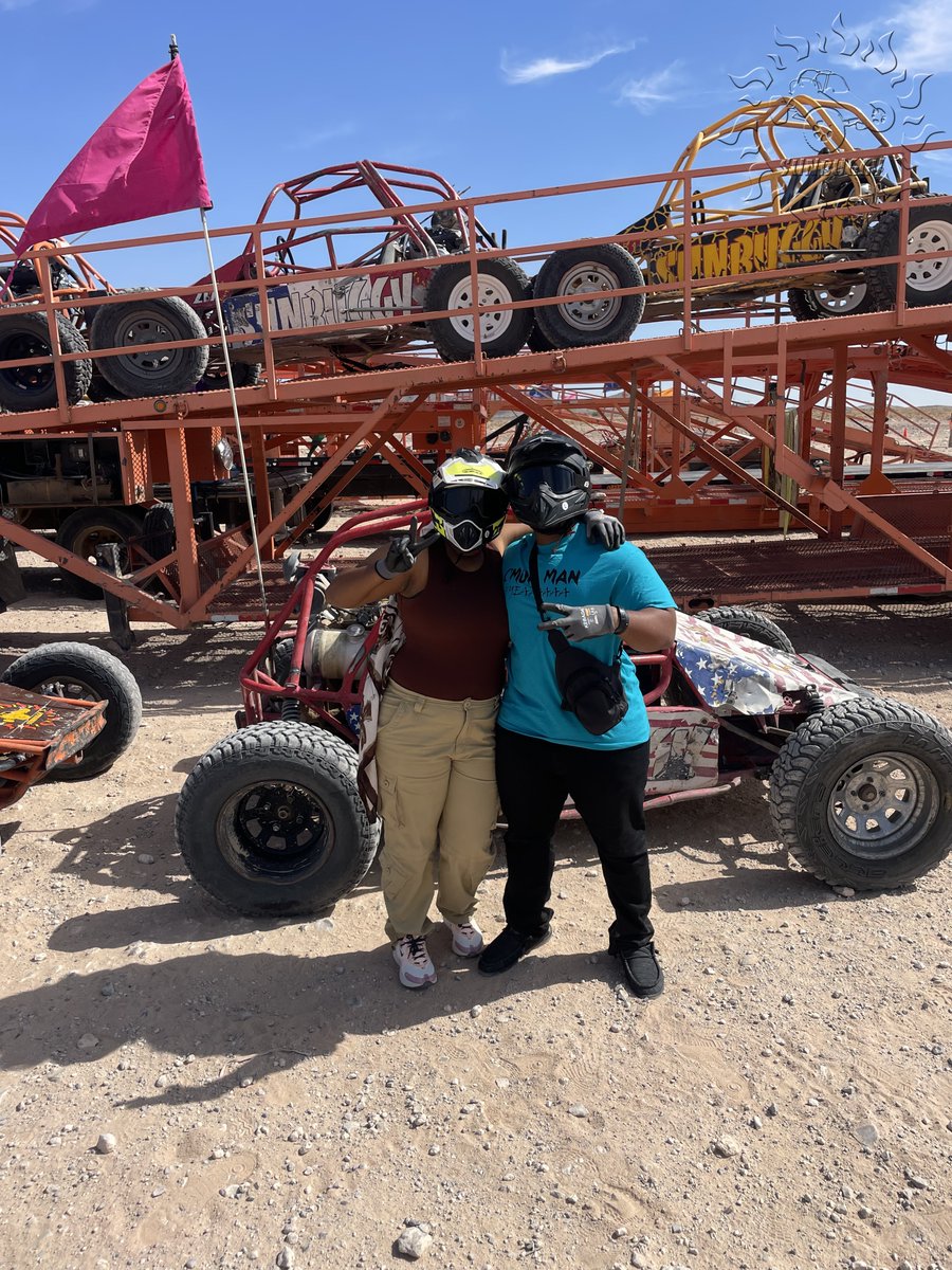 sunbuggy's tweet photo. Load 'em up!
#sunbuggy #fun #lasvegas #travel #offroad #nascar #motorsport #family https://t.co/Ny0i4R0l1i