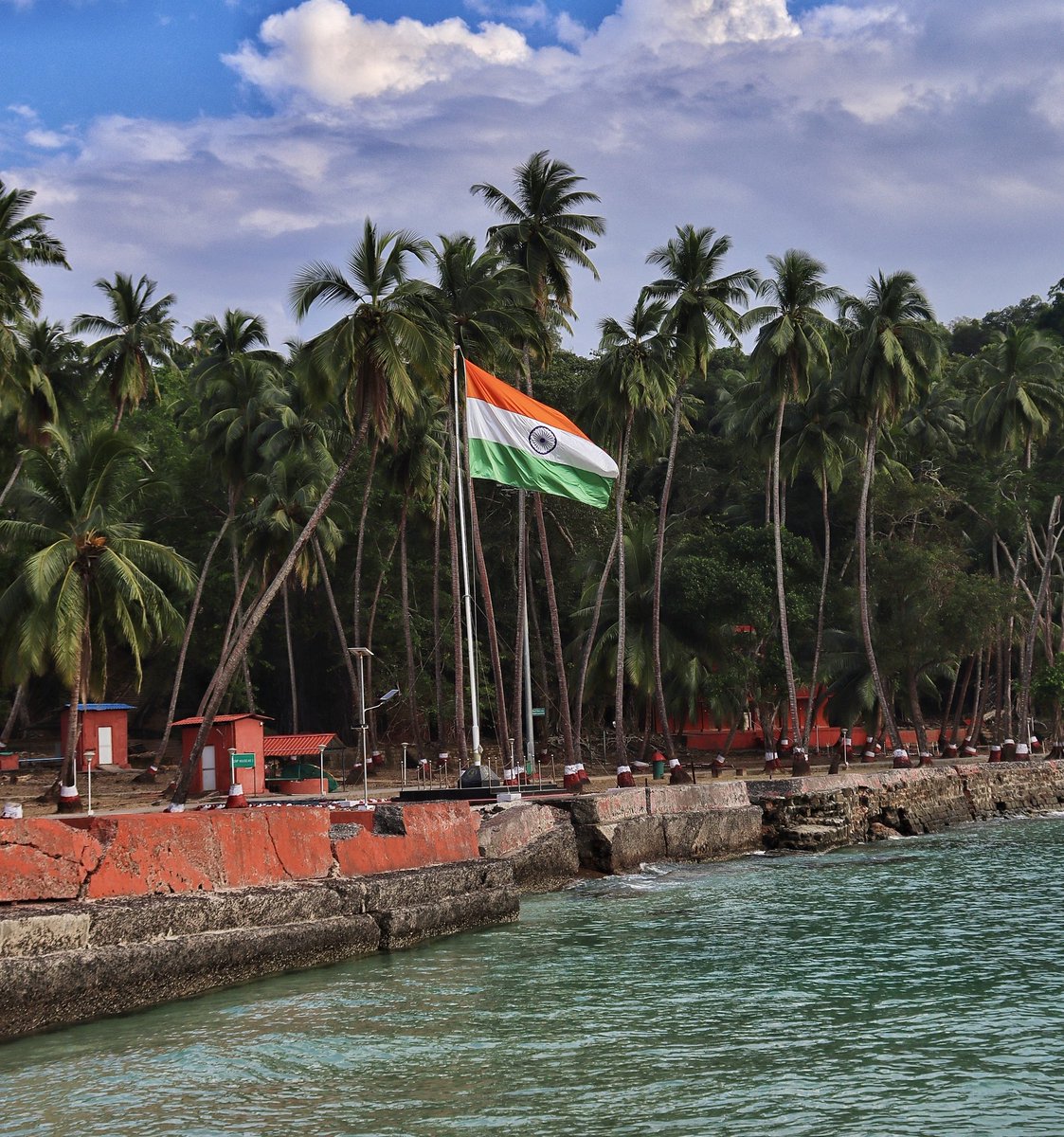 AMIT_MAGDUM's tweet photo. Andaman is more beautiful than the Maldives. 

#Andaman
#ExploreIndianIslands
#Maldives https://t.co/47kOwViR1z