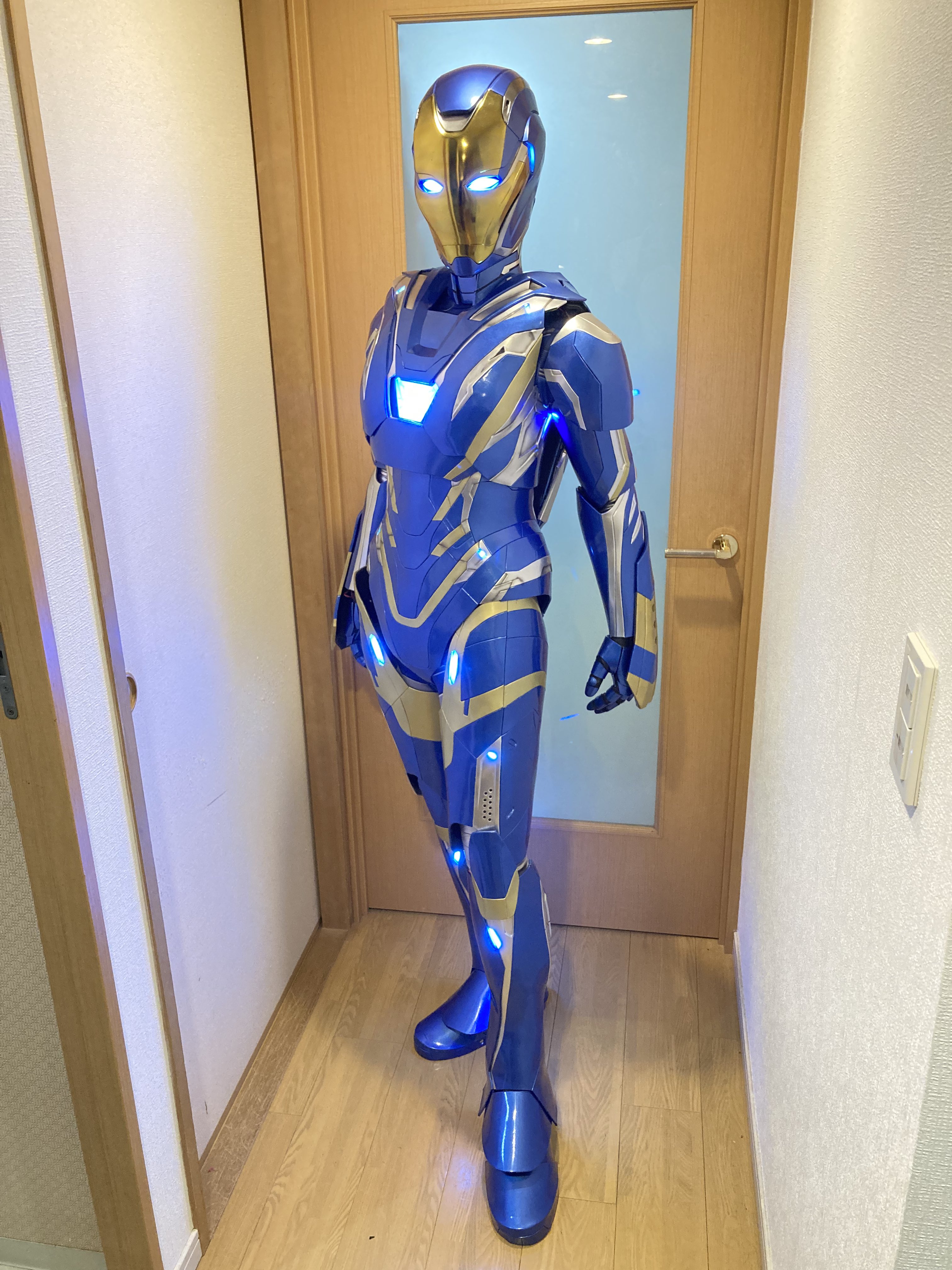 在庫売り尽くし大セール♪】成人式の和装やスーツ姿をよりゴージャス