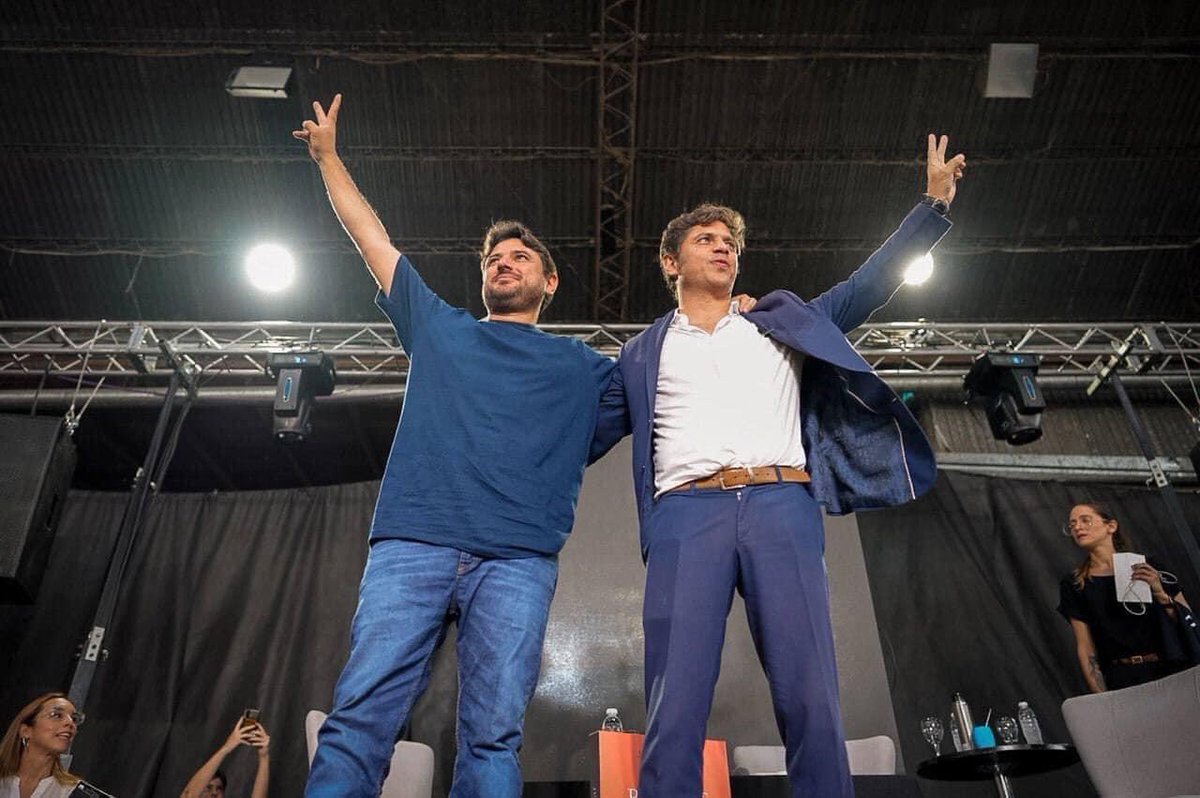 La cosa es por  acá 👇
El compañero  <a href="/Kicillofok/">Axel Kicillof</a> se abre del PJ bonaerense y arma una Multisectorial con <a href="/JuanGrabois/">Juan Grabois</a> 
Compuesta por intendentes gremios sindicales gobernadores Etc . 
Bastón de Mariscal a quienes lo usan 
✌️👠  . Kukitas 💋