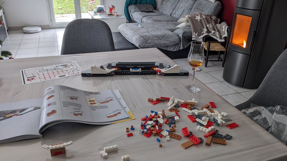 La détente au coin du feu 🔥 un dimanche 🤗🥃👾🏟️
#LEGO 
#oldtrafford
#ManUtd