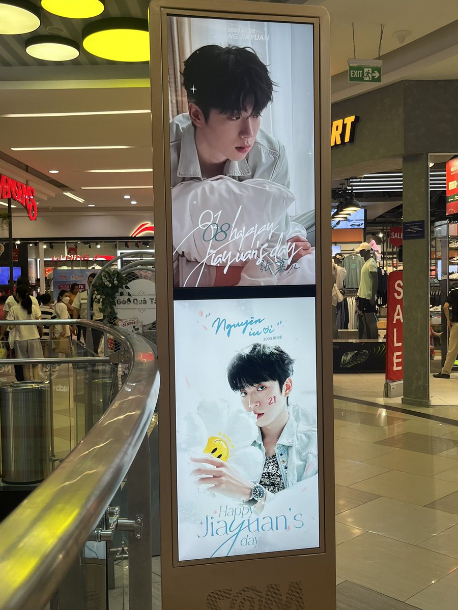 emmarightheree's tweet photo. Đã gặp cục cưng #nguyêniuơi 

Cảm ơn các chị #ilunga_yzl nhiều ạaa 🥺💖 https://t.co/PSHuefjEBZ