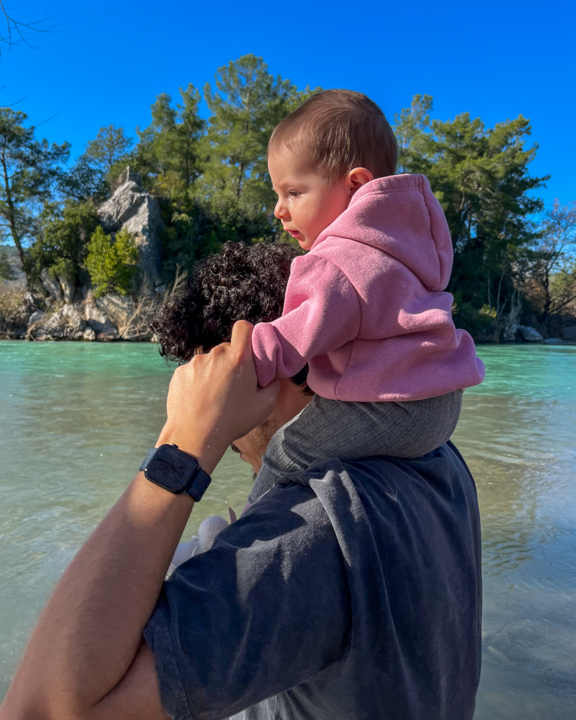 doganuraldesign's tweet image. Wishing everyone a happy #nonAI Sunday!

There is nothing more valuable in life than the time spent with your loved ones, family. 🖤