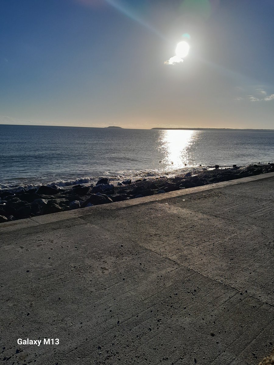 orlaspice's tweet photo. Day 7/100
All you need is warm sunshine, clear seas and a good friend...
Oh...and cake...we all need cake 😆
#100daysofwalking
#redbutler
@NewstalkFM
@NTBreakfast https://t.co/y7XDVN5b7M