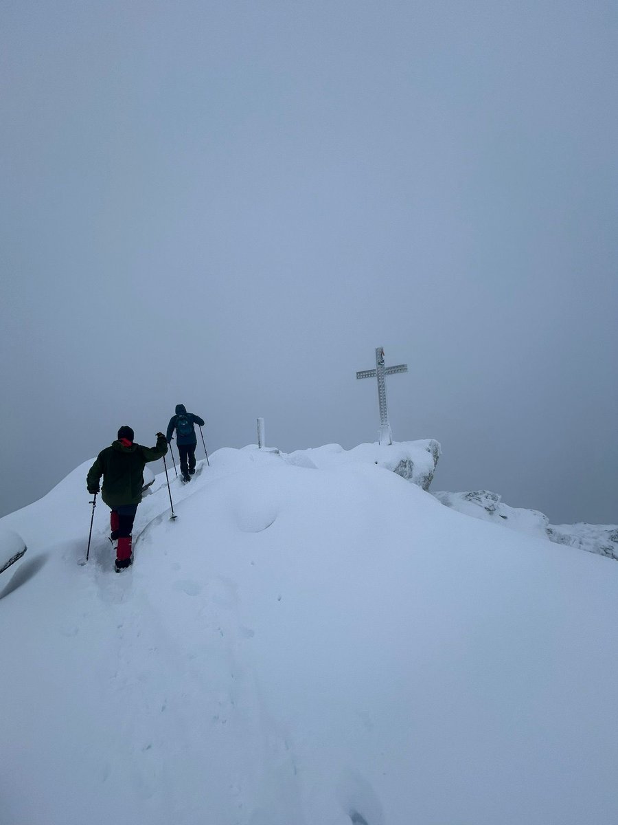 Esthersalreg's tweet photo. Así luce hoy nuestra Cruz de Bargagain en Urbasa🥰 #Altsasu #Sakana #familia #pateando https://t.co/07X5DF70iU