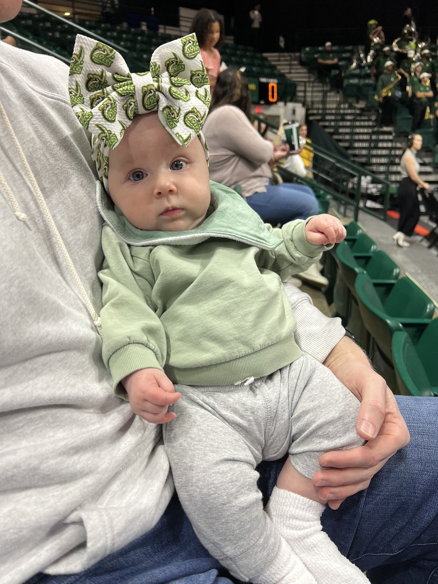 LibbyWeihsmann's tweet image. First @CharlotteWBB game for these two, and it was a win! Forever a @cconsuegra and @cgregory1_ fan 💚