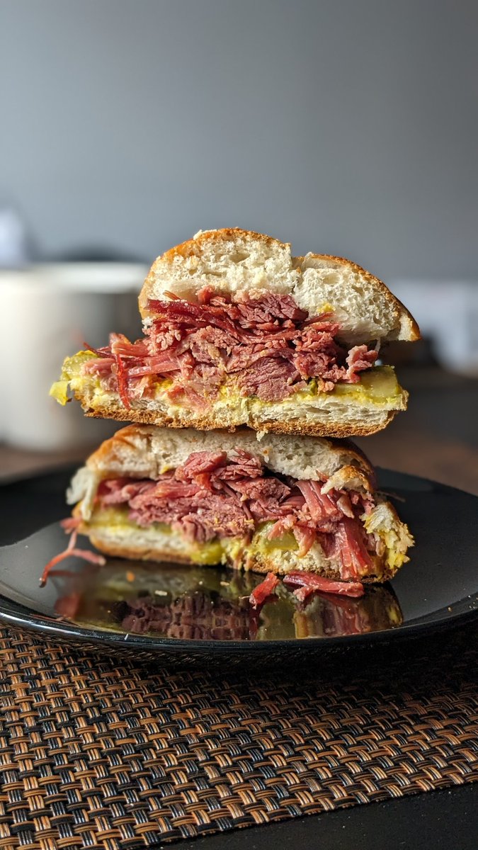 SKCwitter's tweet photo. Happy New Year @BrumHour π€
New Year - Same @SKCwitter
...Bringing you all the usually #Foodie #FoodPorn! Let's begin... Check this #SaltBeef sarnie out from @loafcoop π€
Put it on your #TryJanuary #Foodie list for 2024!
More to follow... π€€
#VisitStirchley #BrumHour https://t.co/652zts3WQk