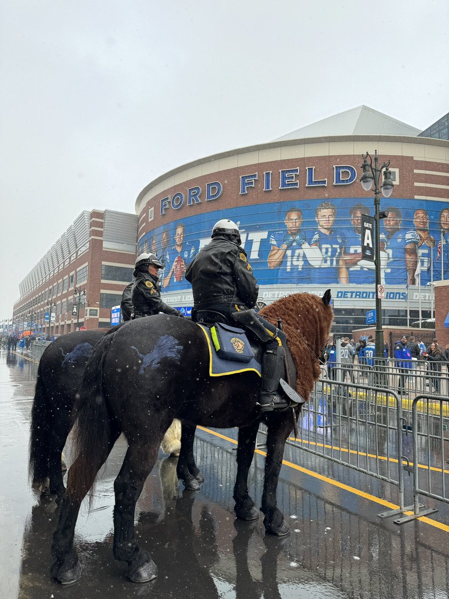 chasickle's tweet photo. #OnePride https://t.co/RkjxW4Ixae