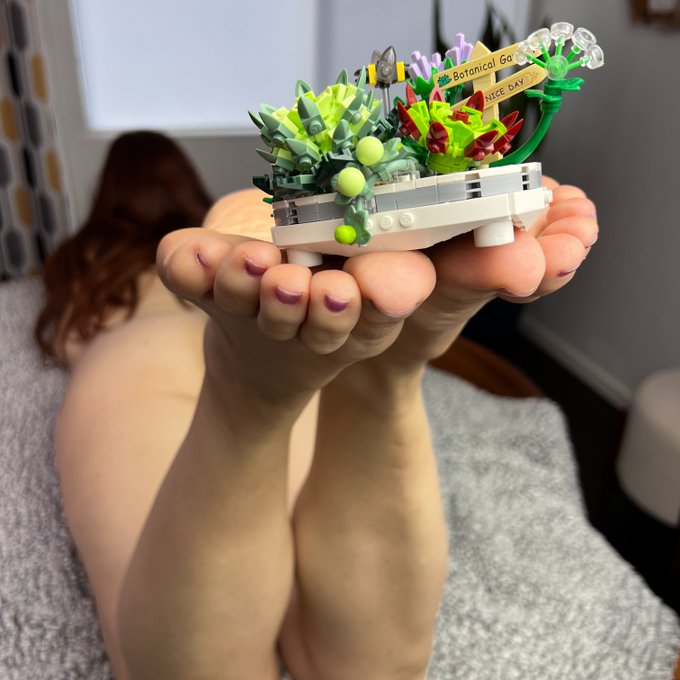 Missing summer🌥️...if only it were a nice day to go to a Botanical Garden🪷 #phoebeswigner #phoebeswingersparkles<a href="/tag/phoebeswigner"class="tags"><span>#phoebeswigner</span></a><a href="/tag/phoebeswingersparkles"class="tags"><span>#phoebeswingersparkles</span></a>