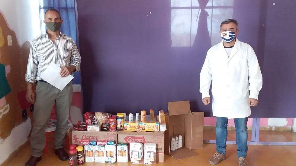 Agesor24hs's tweet photo. Entre 2021 y 2023 Aduanas agilizó trámites para medicamentos y donaciones de alimentos  https://t.co/xnEhdpucLi https://t.co/Qi5lMfITVB