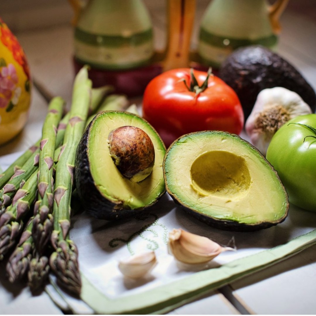 cpm_espanol's tweet photo. Un estudio de la Universidad de Texas sobre nutrientes en frutas y verduras en EE.UU. encontró descensos en proteínas, calcio, fósforo, hierro, riboflavina y vitamina C debido al agotamiento del suelo. 
Actúa ya: https://t.co/cdoSdtvbgF
#SoilForClimateAction #SalvemosElSuelo https://t.co/zfB9BGTug5