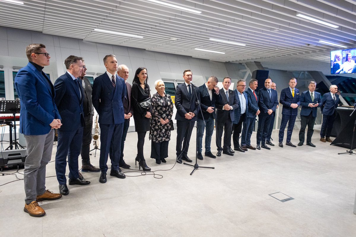 OGeblewicz's tweet image. Noworoczne spotkanie zachodniopomorskiej @Platforma_org @PO_Zachpom za nami. Dziękuję za przybycie naszym członkom oraz partnerom z @nowePSL @RzepaJarek, PL2050 @AdamRudawski , @__Lewica @wieczorekdarek oraz Piotrowi Krzystkowi  @PrezydentSz_n.