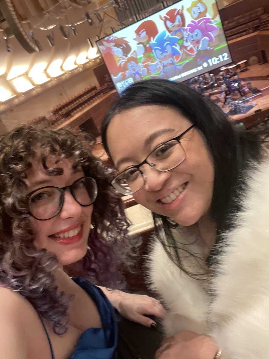 jinxwinks's tweet photo. Went to the #SonicSymphony last night with my friend for her 30th! I was fancy sonic and she was fancy tails 💙💛. It was quite the nostalgia blast! https://t.co/u5U50KvnSK