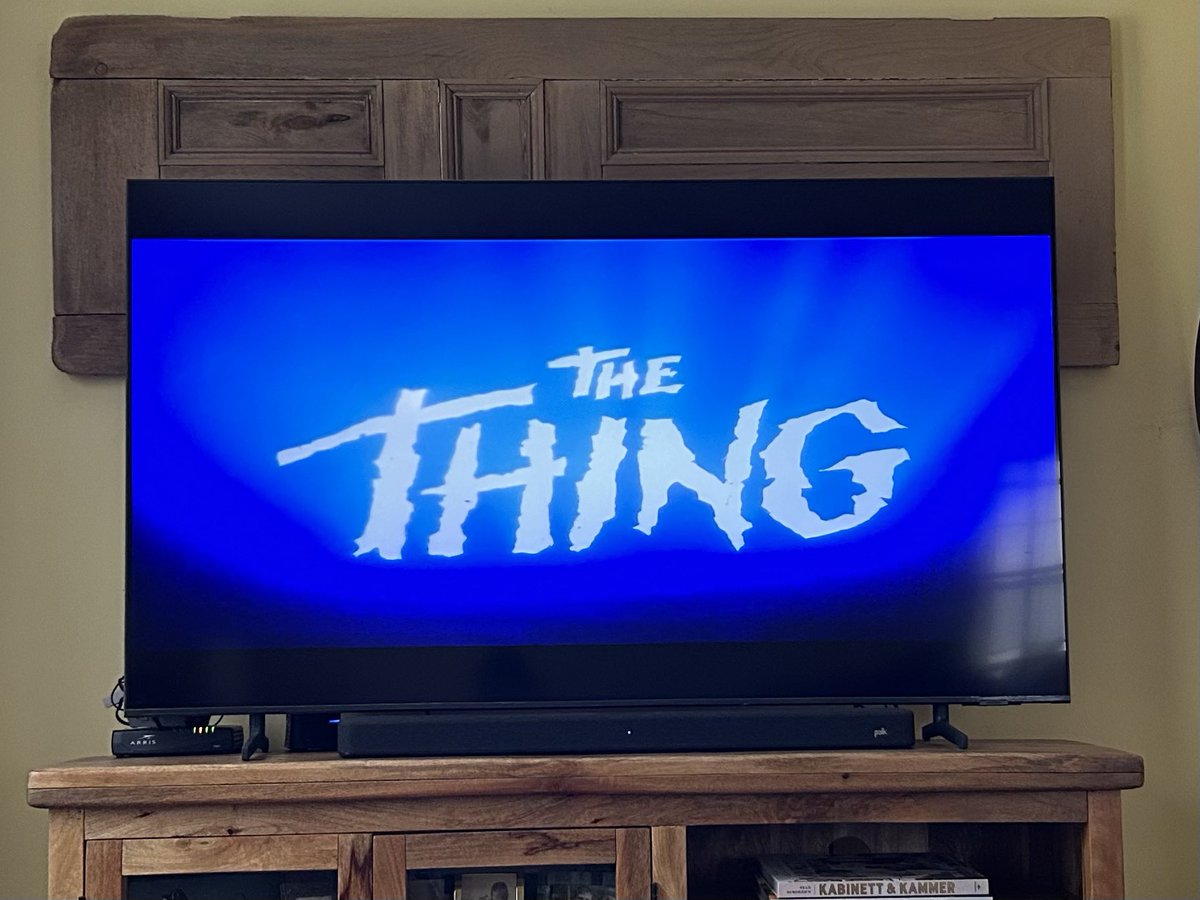 ShawnTWrites's tweet photo. The Thing (1982): A great movie for a snowy day. The Shining (1980) might need to be my 2nd feature. #winter #horror #thething #rewatch #vermont #snowstorm #winterinnewengland
What do you like to curl up and watch on a #snowday? ⛄️❄️⛄️❄️⛄️ https://t.co/K64351iUgS