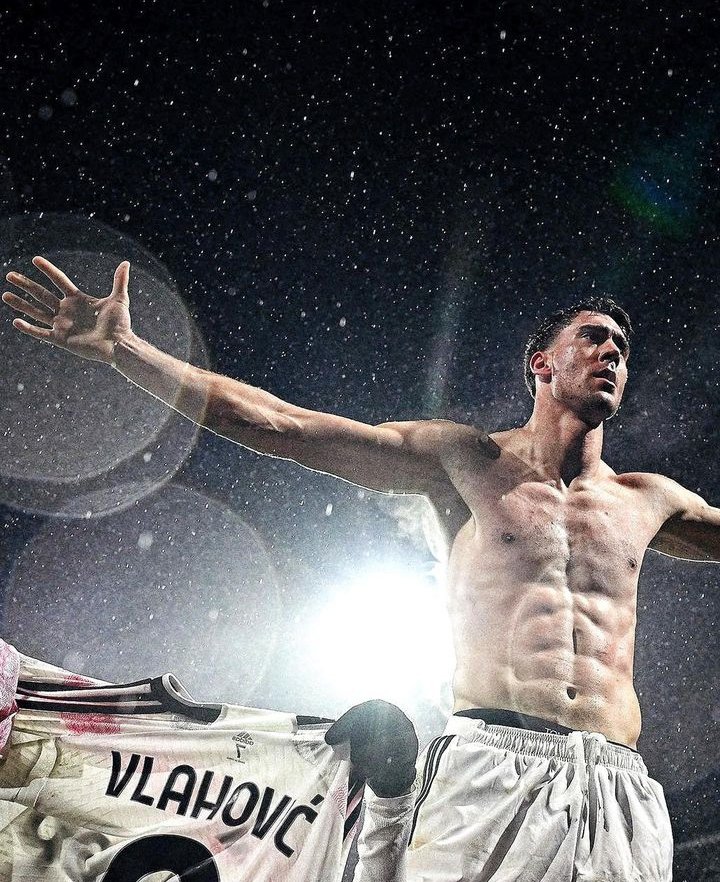 la__juventina's tweet photo. “Noi non molliamo mai, daremo tutto fino alla fine. Vediamo partita dopo partita come andrà, però sicuramente non molleremo mai”
IL MIO CAZZO DI ATTACCANTE https://t.co/F1u8aYL6Kc