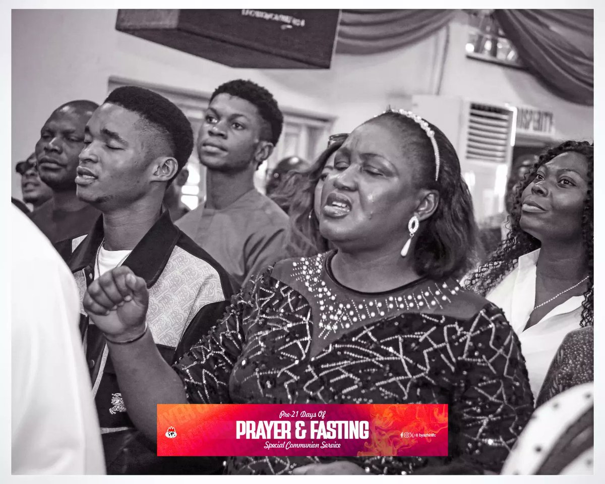 byazhinlfc's tweet photo. Picture Highlights from our Pre- 21 Days Prayer and Fasting with the Holy Communion SERVICE. 

#pre21daysprayerandfasting
#communionservice 
#fortune2024
#redeemedtoflourishinhardtimes https://t.co/Rrmoy6O0GV