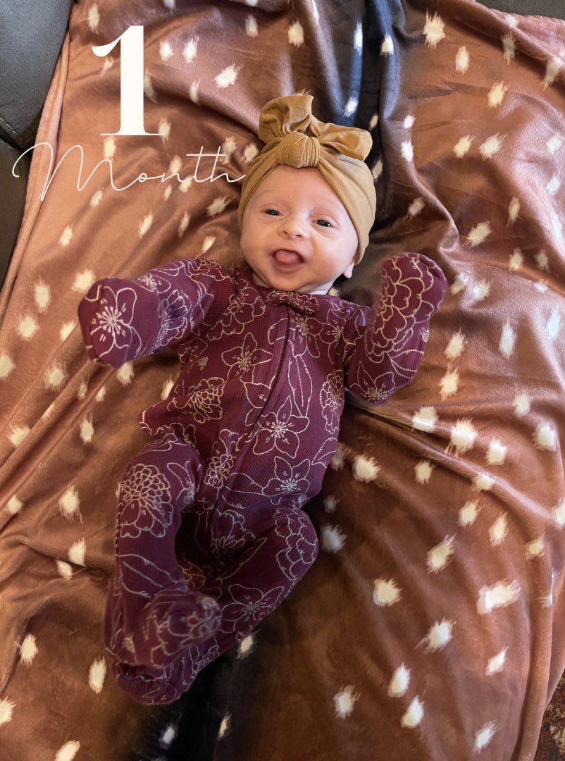 This sweet girls a whole month old today. She is so so so loved. You are the joy of our lives sweetheart. Me and your daddy got big plans with you 🤍🤍