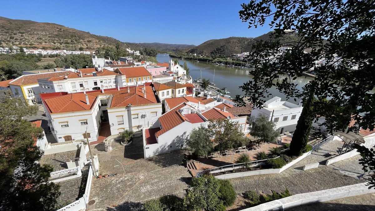 az2pt's tweet photo. Alcoutim, Portugal 😍

#Alcoutim #Portugal #CasteloDeAlcoutim #Limitezero #CastilloDeSanMarcos #RíoGuadiana
#History #Culture #Architecture #Gastronomy #Wine #Travel #EnjoyLife #AnotherDayInParadise 😎 https://t.co/0eSlHeCPn9
