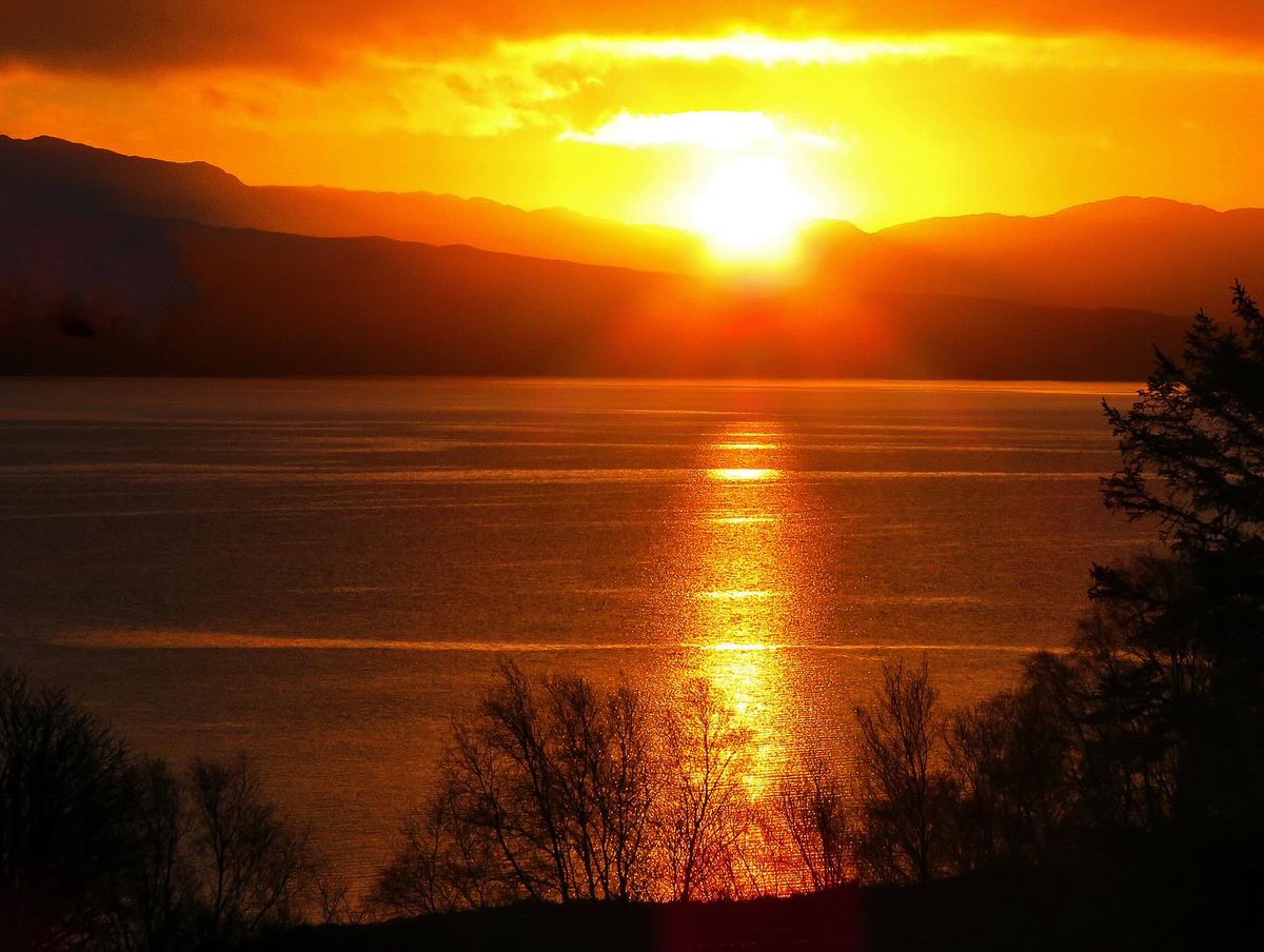 oldcrofthouse's tweet photo. Spontaneity isn’t really in our nature but after booking an impromptu holiday, waking up to the most amazing sunrise and spending the day exploring new paths that might change…
#beatthejanuaryblues #makethemostoflife #hikingadventures #isleofskye #pointofsleat @VisitScotland https://t.co/oXrHv9P6Gj