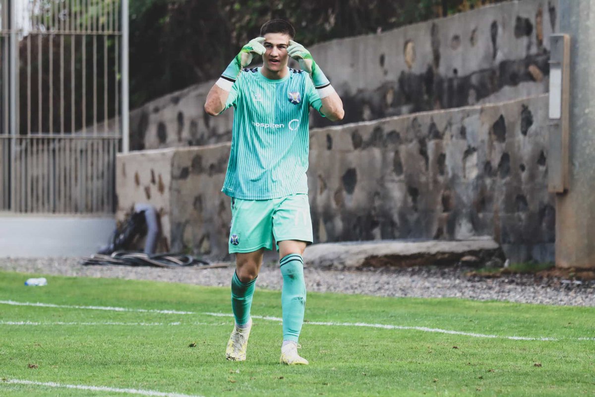 JuvenilDH's tweet photo. 📝Los penaltis deciden una locura de partido en Tenerife 🥵

⚔️ Eliminatoria vibrante 💯 con muchos goles y decidida desde la lotería de los once metros 🔥

🔗 https://t.co/q32T3qrY2b

#CanteraCDT⚓ #VamosMiRayo⚡ #JuvenilDH👟 #CopadelReyJuvenil🏆 https://t.co/352PGl0y2o