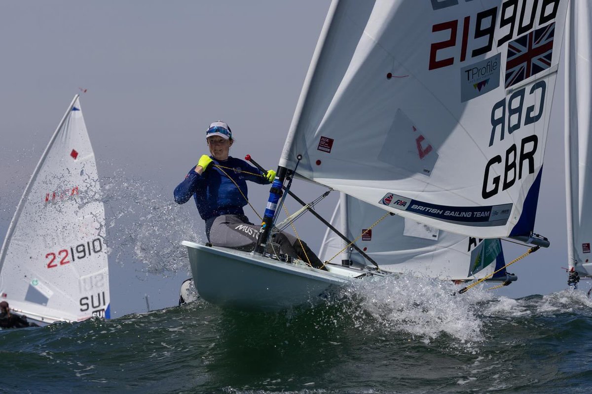 HannahSailingGB's tweet image. Won the only race of the day to go into finals in 7th ✌🏼

Let’s go 🚀

#2024Worlds

@BritishSailing 
@MooreBarlowLLP 
@WeAreTProfile 
@Sailingfastuk 
@mustoclothing 
#TeamLymo