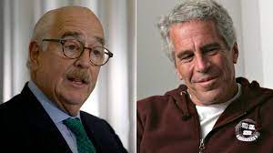 #SeráCoincidencia El expresidente colombiano <a href="/AndresPastrana_/">Andrés Pastrana A</a> es uno de los 200 sujetos que aparecen en la lista que difundió la justicia estadounidense el pasado 3ENE. La lista contiene a los involucrados con el delincuente sexual Jeffrey Epstein, extrañamente suicidado en 2019.