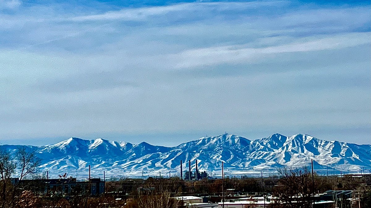 I love Utah and waking up to views like this. #livingroomview #utahliving