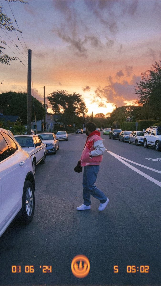 mere utte badal jaan di taumat laune vaaliye ni, mai tere bin kadde kise naal nazar mila ke vekhi na 🌙