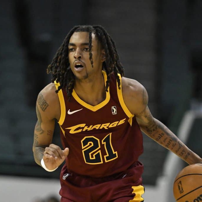 LegionHoops's tweet photo. Emoni Bates in the G-League last night:

38 points
8 threes (!!!)
13/24 FGM

League him now. 🔥 https://t.co/DYLI14LcIk